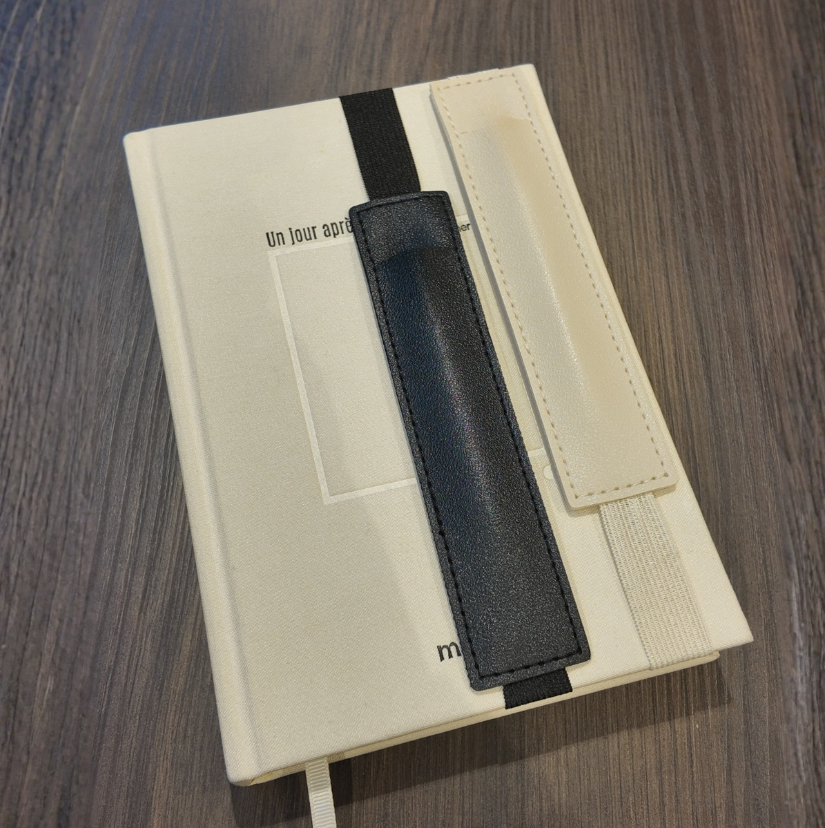 Support stylo pour agenda